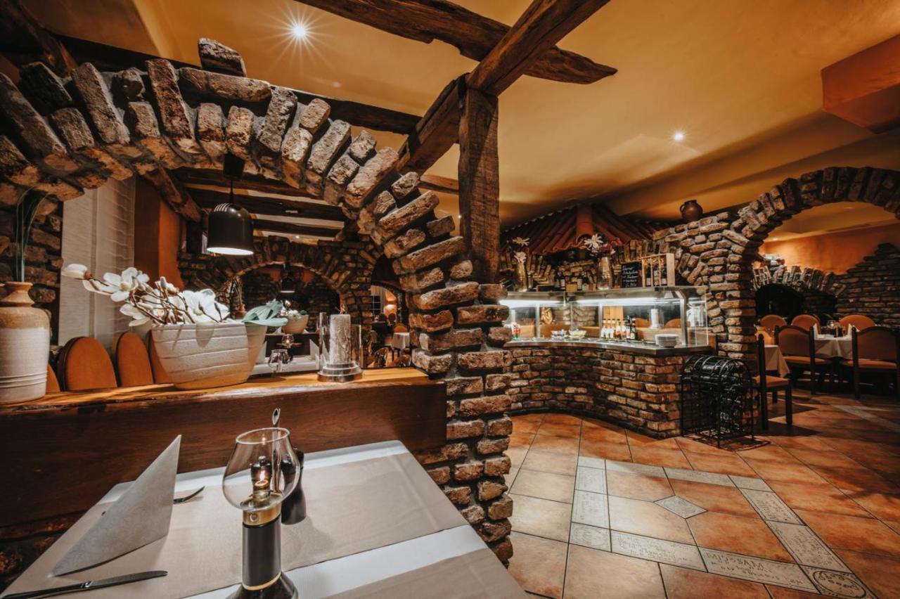 Hotel Restaurant Adria Stuben Bruehl Exterior foto